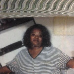 Meet your Posher, Lora